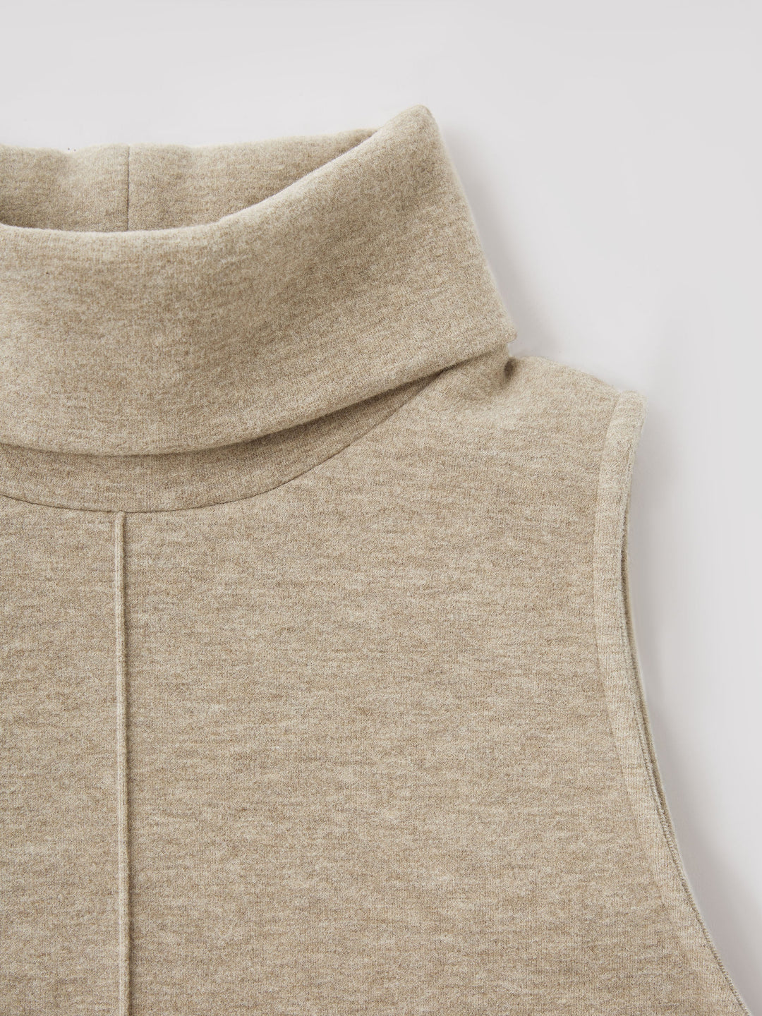 Elena Garcia Madrid | Suéter de Cuello Alto con Dobladillo Asimétrico